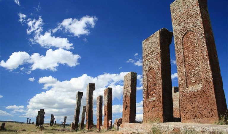 Ahlat Selçuklu Mezarlığı
