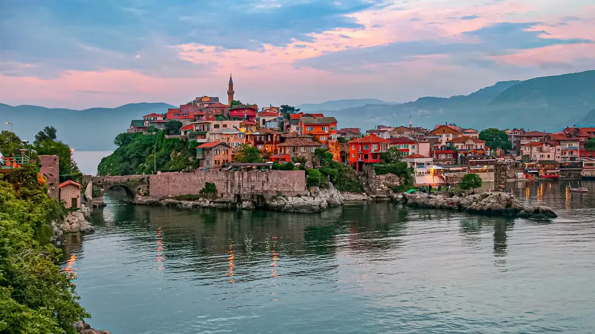 Vista costera del viaje Amasra desde Kayseri