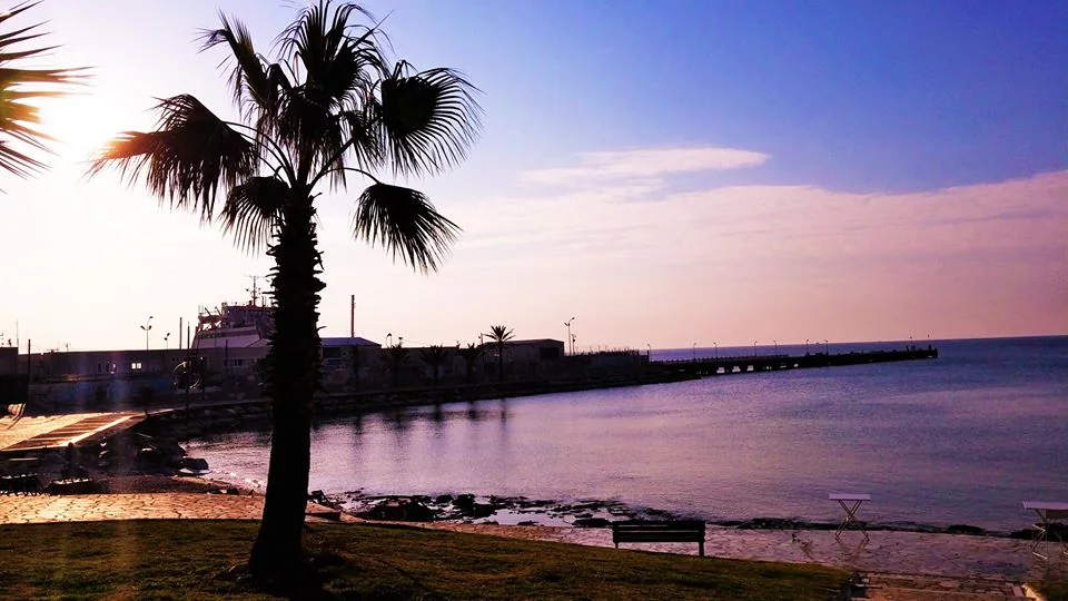 Tasucu iskelesi y Mediterráneo kıyısı